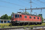 Re 620 052-1 durchfährt den Bahnhof Pratteln. Die Aufnahme stammt vom 25.06.2020.