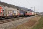 Re 620-Treffen rot/blau vom 22. Februar 2021.
Zufällige Begegnung von den Re 620 087  Bischofszell  und Re 620 050  Schönenwerd  auf offener Strecke bei Cressier.
Foto: Walter Ruetsch