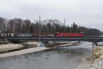 Re 620 031-5  Dulliken  mit Schrottzug beim Passieren der Emmenbrücke Zuchwil am 5. März 2021.
Foto: Walter Ruetsch