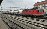 HOLCIM ZUG mit der Re 620 056-2  TRAVERS  in Singen (Hohentwiel) am 17.