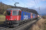 Re 620 032-3 (11632)  Däniken , 11615  Kloten  und 11619  Arbon  sind aus dem Süden kommend nach Basel unterwegs, aufgenommen bei Villnachern AG am 20.01.2022.