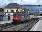 SBB - 620 072 + 620 062 vor einem Güterzug im Bahnhof Yverdon am 02.10.2022