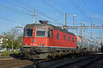 Re 620 084-4 durchfährt am 17.10.2022 den Bahnhof Pratteln.