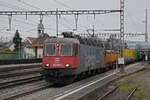 Re 620 011-7 durchfährt am 26.01.2023 den Bahnhof Rupperswil.