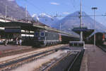 Eine Vertreterin der in jeder Hinsicht imposanten Baureihe Re 6/6 der SBB, die 11642, ist mit einem internationalen Schnellzug im italienischen Domodossola eingetroffen.