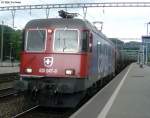 Re 620 047-8 durchfhrt am 30.07.2005 den Bahnhof Liestal.