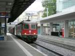 SBB - Gterzug mit der Re 6/6 11670 und Re 4/4 im Bahnhof von Aarau am 23.07.2010