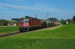 SBB: Gemischter Güterzug nach Langenthal mit Re 6/6 11644  CORNAUX  bei Gettnau am 29. September 2015.
Foto: Walter Ruetsch