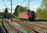 SBB: Am Samstag den 7. Mai 2016 brachte die Re 6/6 11625  OENSINGEN  einen langen Güterzug nach Gerlafingen. Vor der Rückfahrt als Lokzug kam es noch kurz zu einem Fotoshooting mit der SCHÖNEN SOLOTHURNERIN bei herrlichem Frühlingswetter.
Foto: Walter Ruetsch 