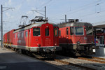 OeBB/SBB: Kehrichtzug mit Re 4/4 I 10009 (ehemals SBB) und Re 6/6 11624  ROTHRIST  in Oensingen am 11.