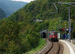 SBB: Bei den von SLM/BBC/SAAS gebauten Lokomotiven vom Typ Re 620/Re 6/6, die in den Jahren 1972 bis 1980 in Betrieb gesetzt wurden, handelt es sich noch heute um die schönsten Lokomotiven der SBB. Bei den vielen Eisenbahnfreunden sind sie als ORIGINAL wie auch als MODELL sehr beliebt. Leider ist die ursprüngliche Serie 11601 bis 11689 während den letzten Jahren etwas geschrumpft. Die Bilder der Re 620 010-9  Spreitenbach  und Re 620 042-2  Monthey  sind am 21. und 22. September 2016 im Berner Jura entstanden.
Foto: Walter Ruetsch   