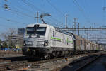 Siemens Vectron 476 452-8 der railCare durchfährt den Bahnhof Pratteln. Die Aufnahme stammt vom 03.03.2022.