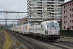 Siemens Vectron 476 456-9 von railCare durchfährt am 29.08.2023 den Bahnhof Pratteln.