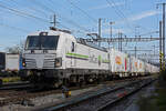 Siemens Vectron 476 454-4 von railCare durchfährt am 19.10.2022 den Bahnhof Pratteln.
