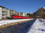 Die Ge 4/4 II 632 „Zizers“ bespannt den alljährlichen Spengler-Cup Zusatzzug hier bei Davos am 28.12.2025