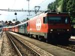 HGe 4/4 101 962-9 mit Zug Interlaken-Ost-Luzern auf Bahnhof Brienz am 24-07-1995.