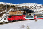 Glacier-Express mit den Panoramawagen von St.