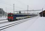 Fasnacht Luzern: BDt EWI 50 85 82-33 987-7 an der Spitze des 5-teiligen Ersatz RE 3572 bei Ausfahrt in Aarburg-Oftringen, 12.02.2013.