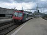 Ersatz IR 2075 bei Einfahrt in Brugg. Anstelle des 4-teiligen EW IV Pendels wurde ein 5-teiliger NPZ Pendel (mit RBDe 562) eingesetzt, 19.06.2011.