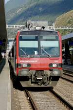 Der RBDe 560 402 RA02 (mit RBDe 560 410) steht am 17.8.23 im Bahnhof Visp für den Extrazug nach Gampel-Steg.