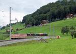 Luzerner Whiskyzügli 2021 Luzern-Meiringen-Luzern mit der HGe 4/4 l 1992  GISWIL , ehemals Brünigbahn, bei Lungern am 28. August 2021. Als Verstärkung mitgeführt wurde der ABt 923 der ehemaligen Luzern Stans Engelberg Bahn (LSE).
Foto: Walter Ruetsch