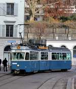 Be 4/6 Nr. 1674 erreicht bei der 1. Rundfahrt am 26. November 2017 auf der Museumslinie 21 zum HB Zürich den beim Stadelhofen.