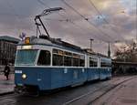 Be 4/6 Nr. 1674 am 26. November 2017 bei der Haltestelle Zürich Bahnhofquai/HB. 