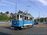 Der historische Strassenbahnwagen 102 bei der Tramparade am Limmatquai.