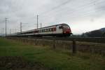 Am 13.12.09 fhrt der IC 573 von Reichenburg Richtung Bilten.