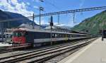 Nun hat der IR 2819 die Richtung gewechselt, um nach Domodossola zu fahren. Der EWI/II NPZ Pendel scheint fast endlos zu sein.. An der Spitze ist der BDt EWI 50 85 82-34 901-7, Brig, 14.07.2012.