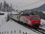 Voralpen-Express IR 2415 von Luzern nach Romanshorn hat mit Re 446 018 kurz vor Degersheim das Waldbach-Viadukt berfahren (17.02.2013).