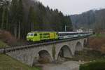 Von Romanshorn kommend zieht Re 446 018-4 am 28.02.2016 den VAE 2580 nach Luzern.