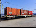SBB / ACTSB - Müllcontainer Tragwagen vom Typ Slps-x 33 85 472 7 112-6 abgestellt im Güterbahnhof von Langenthal am 31.03.2019