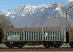 Teleskop-Haubenwagen, Typ Shimmns (35 85 477 7 529-8), in der Nhe von Sennwald vor der Kulisse des Alpsteins (07.03.2014).