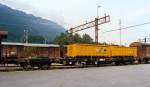SBB-CFF Flachwagen Slps-x für den Transport von ACTS Abrollcontainern in Interlaken-Ost, August 1993