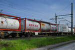 Ein Sgnss-Containerwagen (33 85 457 5 220-0) war Anfang Mai 2021 in Lintorf zu sehen.