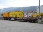 SBB Cargo - G�terwagen Slnps-xy  33 85 471 3 014-0 im G�terbahnhof von Biel / Bienne am 25.11.2007