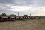 Bei den grossen Kiesgruben bei Weiach sind oft lange Z�ge mit leeren Wagen abgestellt.