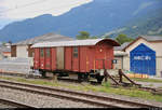 Blick auf einen Dienstwagen der Gattung  X  (40 85 9446 716-4 CH-SBBI) der SBB Infrastruktur, der im Bahnhof Landquart (CH) abgestellt sind.