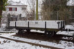 In Gelterkinden steht die Rekonstruktion eines Güterwagens der Sissach Gelterkinden Bahn.