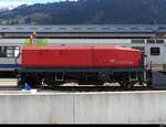MOB / Goldenpass - Dienstwagen X 467 ohne Schneepflug abgestellt im Zweisimmen am 20.11.2022
