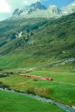 MGB FO-GLACIER-EXPRESS D 906 von Zermatt nach St.Moritz am 24.08.1997 bei Richleren mit FO-Zahnrad-E-Lok HGe 4/4II 105 - FO PS 4012 - FO B 4264 - FO Br 4295 - RhB B 2428 - RhB A 1263.