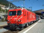 Glacier Express im Bahnhof Disentis, von hier ab bernimmt die  Matterhorn Gotthard Bahn den Zug zur weiterfahrt nach Zermatt.