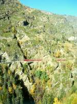 MGB BVZ REGIONALZUG 141 von Brig nach Zermatt am 12.10.1996 zwischen Stalden-Saas und Kalpetran auf den Faulkinnbrcken I + II.