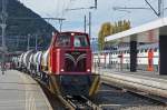 MGB: Rangierfahrt mit Tm 2/2 74 in Visp. Rechts im Bilde ersichtlich ist der InterCity, bereit zur Abfahrt in Richtung Basel SBB. Die Aufnahme ist am 25. Oktober 2013 entstanden.
Foto: Walter Ruetsch 