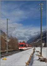 Der von  Kometen  geführte Zug 327 erreicht in Kürze Täsch.
28. Jan. 2015