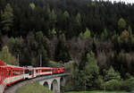 Mit der Matterhorn-Gotthard-Bahn durchs Goms (Oberster Talabschnitt des Ober-Wallis): Nach der Einfahrt in die Zahnstange bei Fiesch.