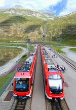 Planm�ssige Taktkreuzung in der Station Oberalppass.