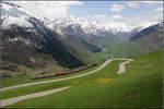 Vor der letzten Kehre -

Der Glacier-Express hoch über dem Urserental. 

23.05.2008 (M)