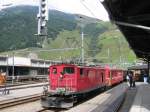 HGe 4/4 I FO 33 Baujahr 1940 mit ihrem Sonderzug gebildet aus historischen Wagen der RhB und DFB in Andermatt - 13.08.2005  